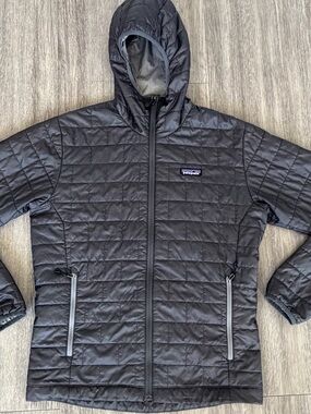 Patagonia Nano Puff Hooded Jacket Mens Small Grey Gray Puffer Coat Great Conditi